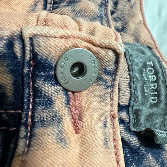 Torrid | Acid Wash Denim Shorts - Picture 9 of 9
